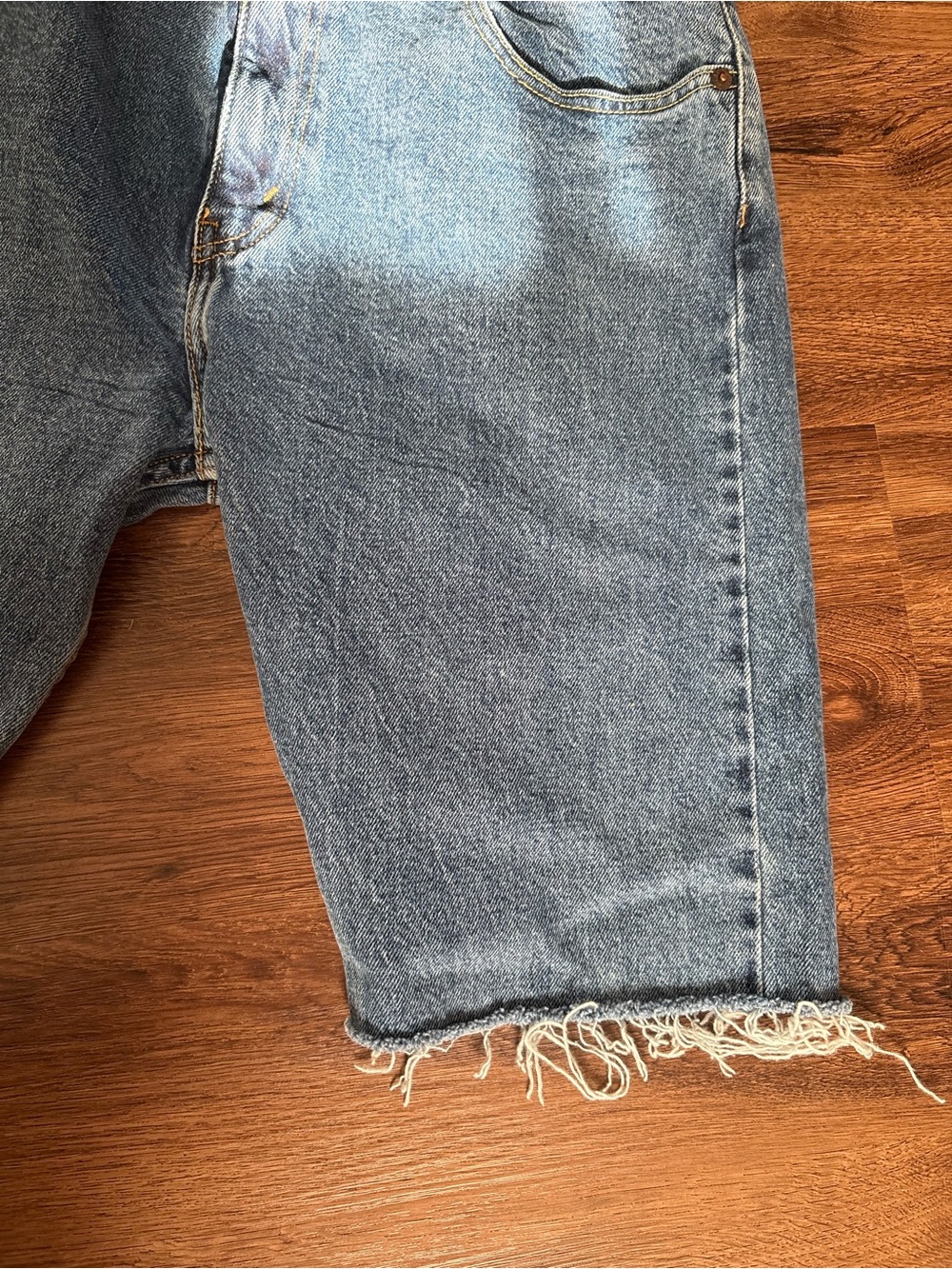 Levi’s Reworked Jorts 33” - Picture 3 of 6